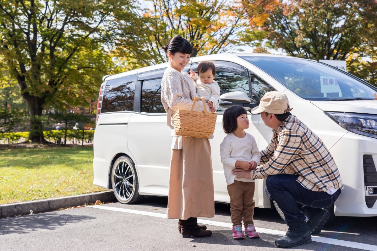 中古車を見に来たご家族